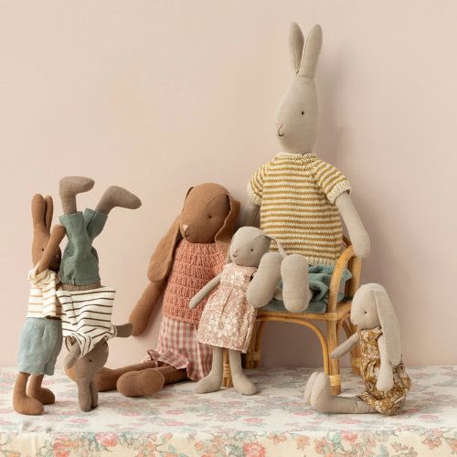 Rabbit Size 3 - Classic Knitted Shirt and Pants