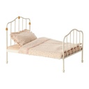 Maileg Vintage Bed Mouse - Off White